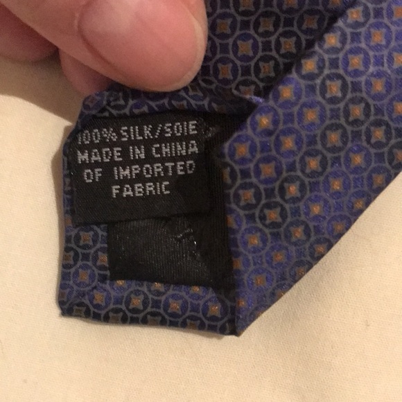 DKNY Mini Medallions Print SILK TIE - Picture 5 of 13